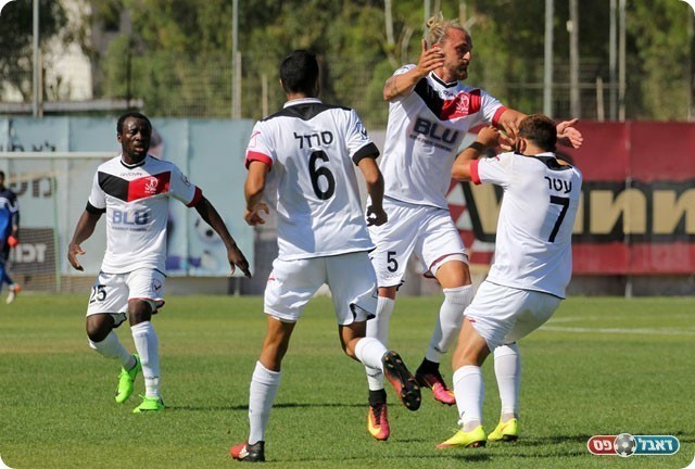 חגיגות של שחקני נצרת עילית (לירן דורף)